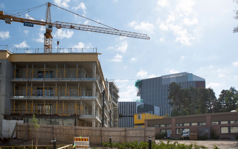 Kuva rakenteilla olevasta talosta